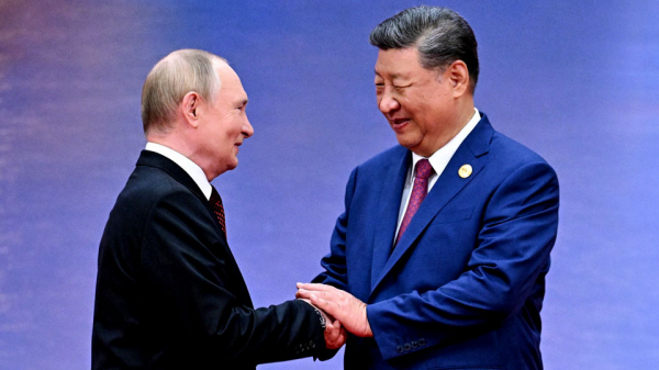 Путин и Си Цзиньпин поговорили перед саммитом ШОС Путин и Си Цзиньпин поговорили перед саммитом ШОС