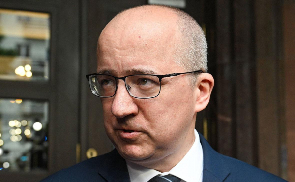
                    Зеленский после прилета дронов в Польшу предложил ей систему защиты
                