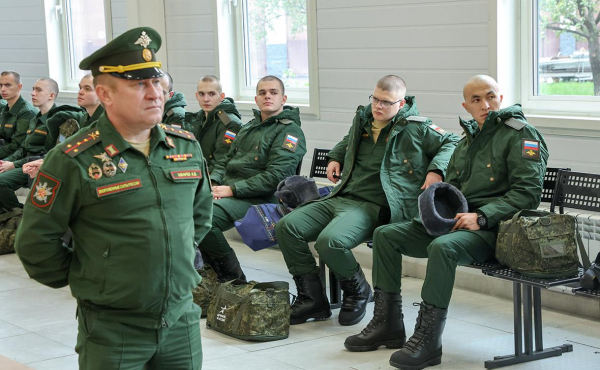 
                    Картаполов объяснил крупнейший за девять лет осенний призыв в армию
                