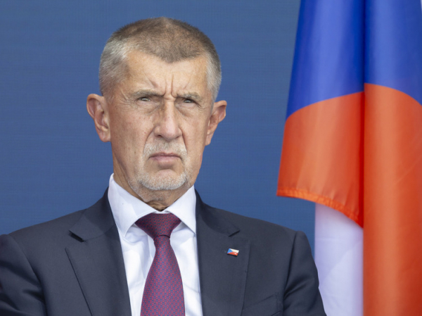 Госпитализированный после атаки костылем экс-премьер Чехии сделал заявление