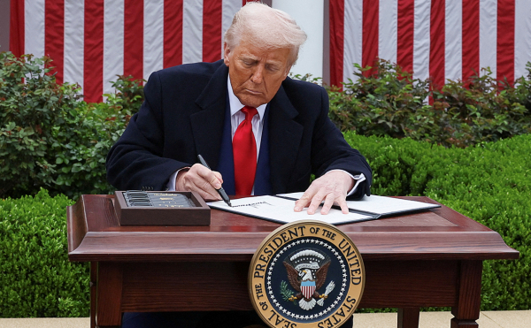
                    Трамп пригрозил Китаю ответными мерами за отказ покупать американскую сою
                