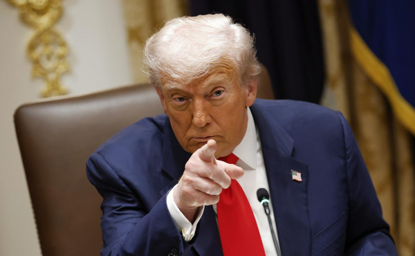 
                    Трамп заявил о желании Украины пойти в наступление
                