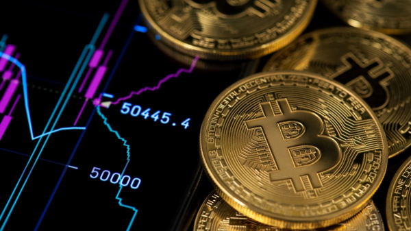 Перед ростом биткоина до $150,000 ван де Поппе ожидает коррекцию
Перед ростом биткоина до $150,000 ван де Поппе ожидает коррекцию