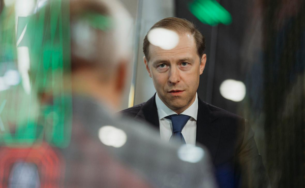 Мантуров поручил проработать отсрочку новых правил расчета утильсбора
Мантуров поручил проработать отсрочку новых правил расчета утильсбора