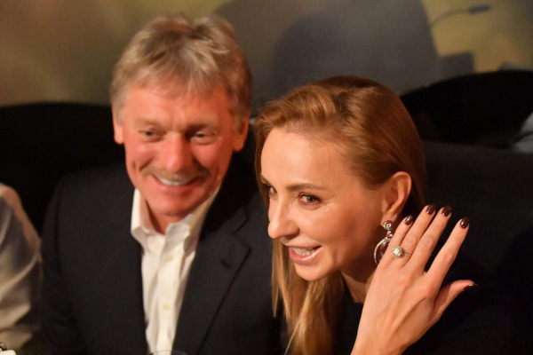 Навка оставила Пескову любовное послание в Сети: «Спасибо Богу за тебя!» Навка оставила Пескову любовное послание в Сети: «Спасибо Богу за тебя!»