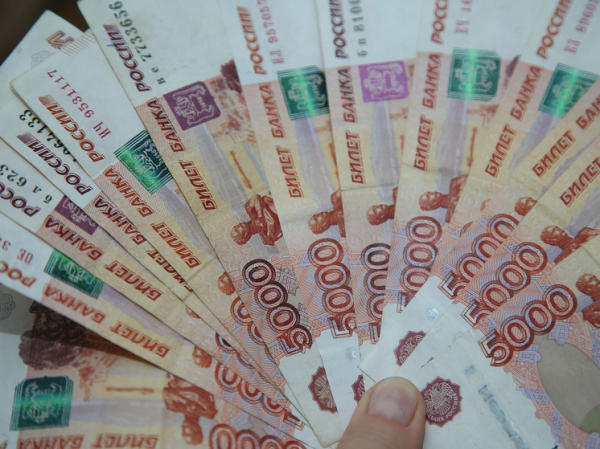 Стало известно, с кого из россиян начнут взыскивать долги без суда с 1 ноября