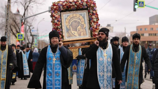 Сегодня центр Екатеринбурга перекроют ради Крестного хода Сегодня центр Екатеринбурга перекроют ради Крестного хода
