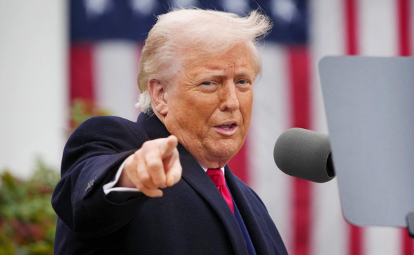 
                    Экс-помощник Байдена сравнил пошлины Трампа с вторжением в Россию зимой
                