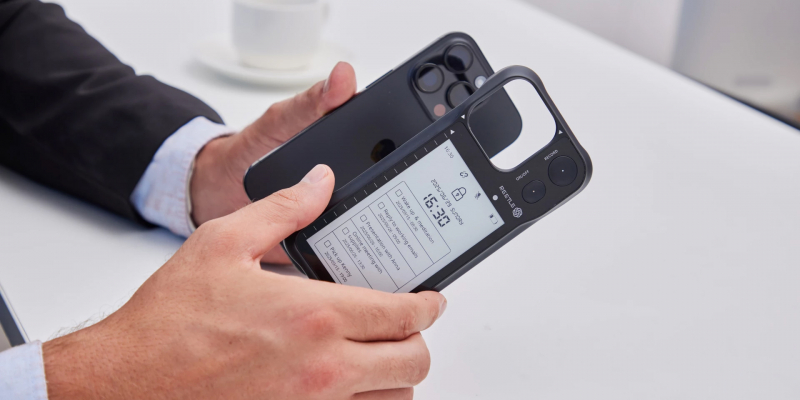 Представлен&nbsp;SmartInk I &mdash; чехол для iPhone с экраном E‑Ink и функцией записи речи